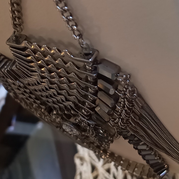 Unique bib necklace - Picture 6 of 7